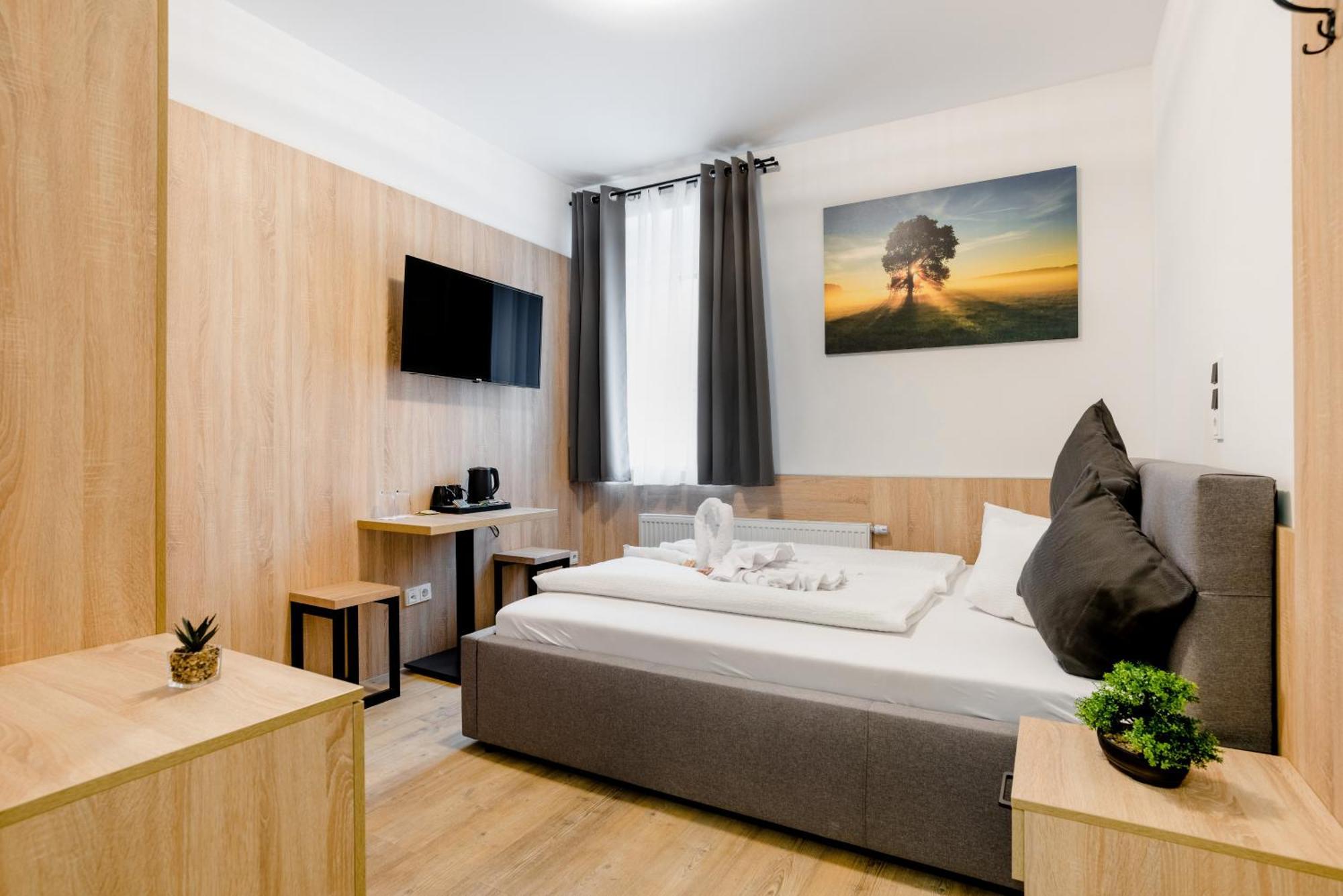 Hotel Montenegro *